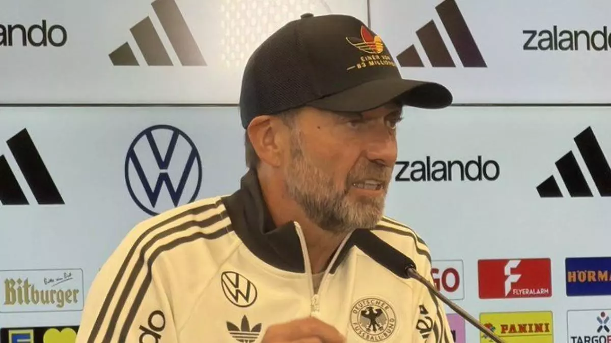 Klopp aparece con una gorra patriótica alemana en pleno auge de la extrema derec