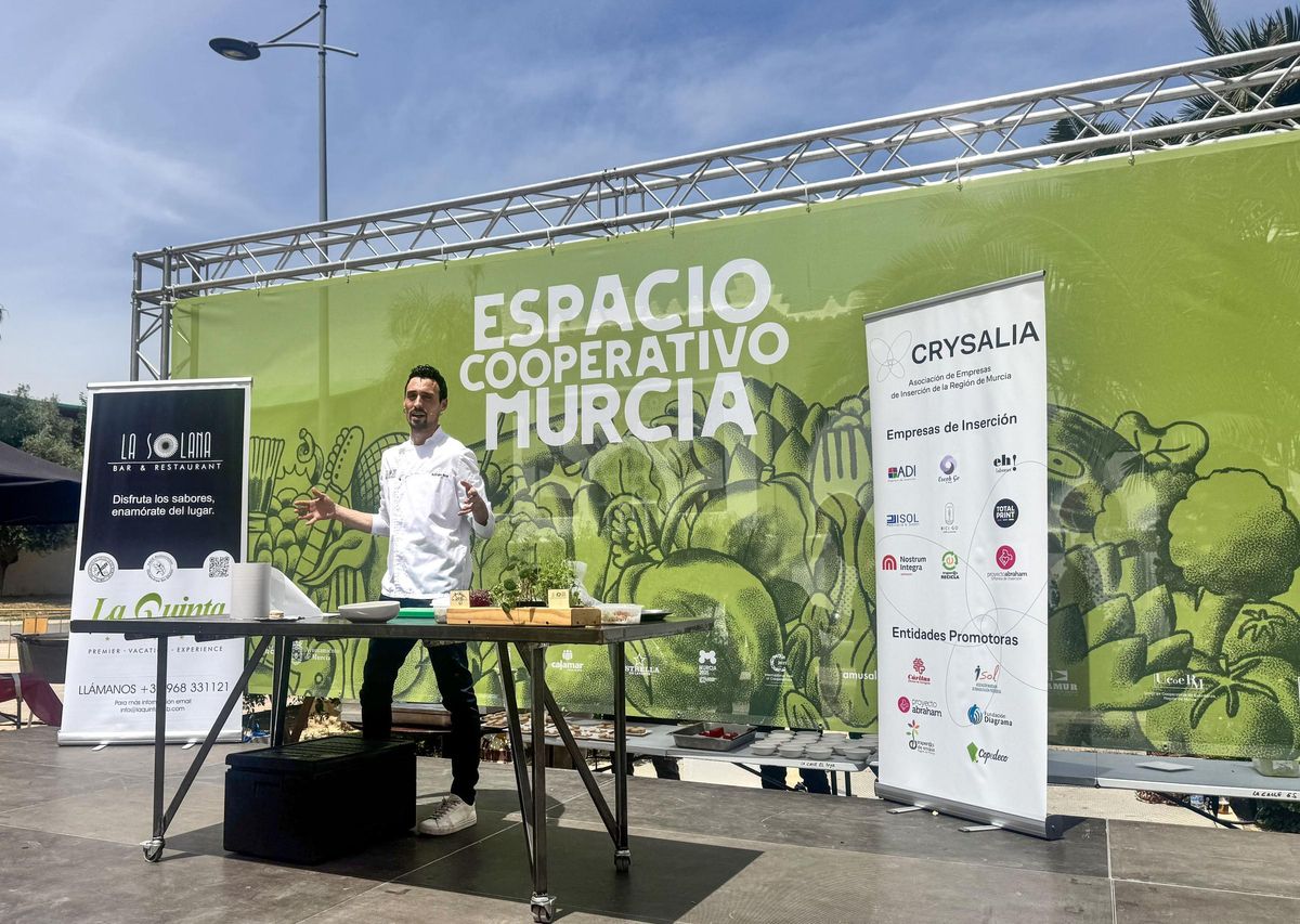 Adrián Ros, chef de La Solana, preparó un showcooking con producto local de la huerta de la Región de Murcia.