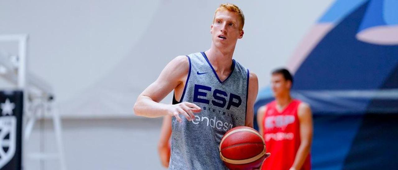 Alberto Díaz, en un entrenamiento con la selección española.