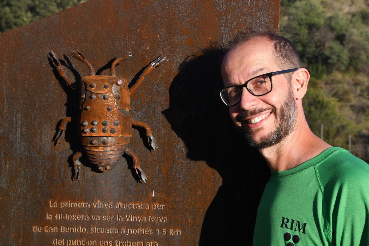 Jordi Esteve del celler Rim, amb la porta d’entrada de la fil·loxera.