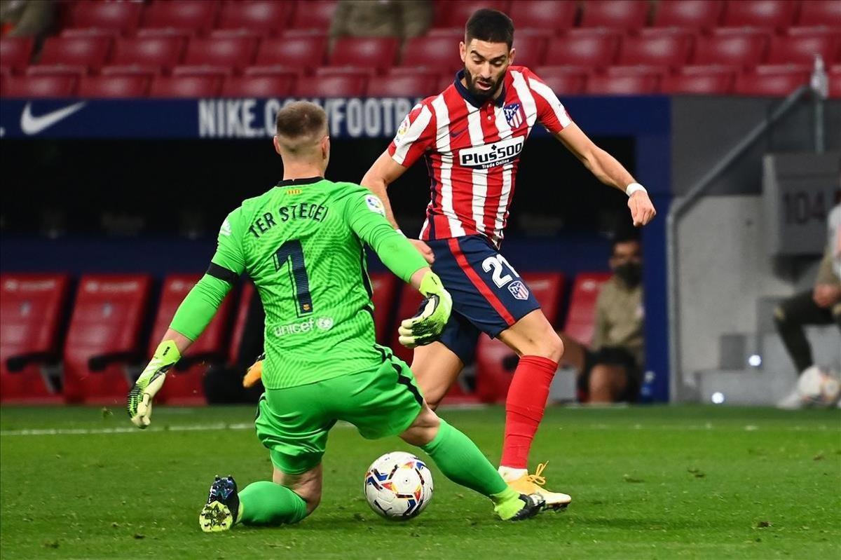 zentauroepp55945363 atletico madrid s belgian midfielder yannick carrasco  r  ch201121220807