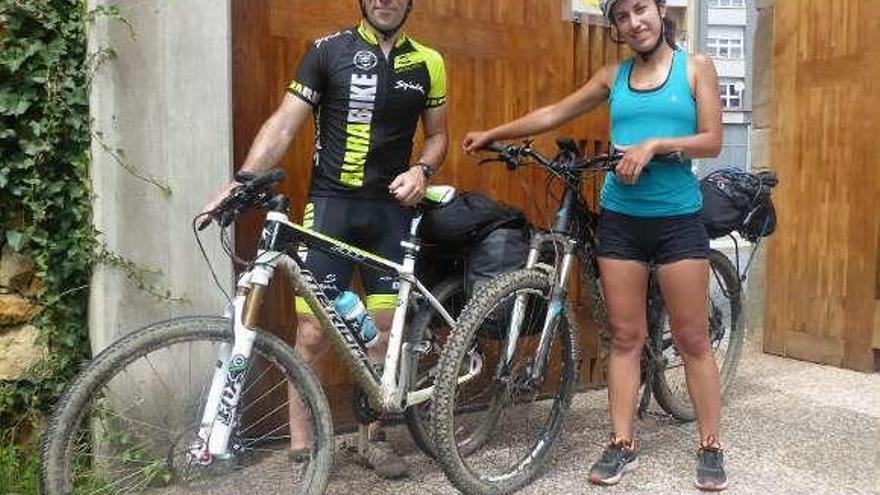 Jon Idígoras y Amaia Aseguinolaz, recién llegados al abergue.