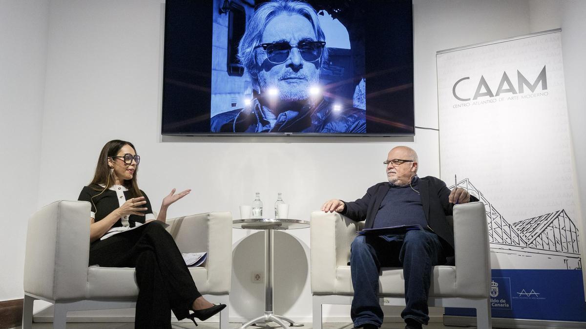 De izquierda a derecha, Guacimara Medina y Orlando Britto, ayer, durante la presentación en el CAAM.