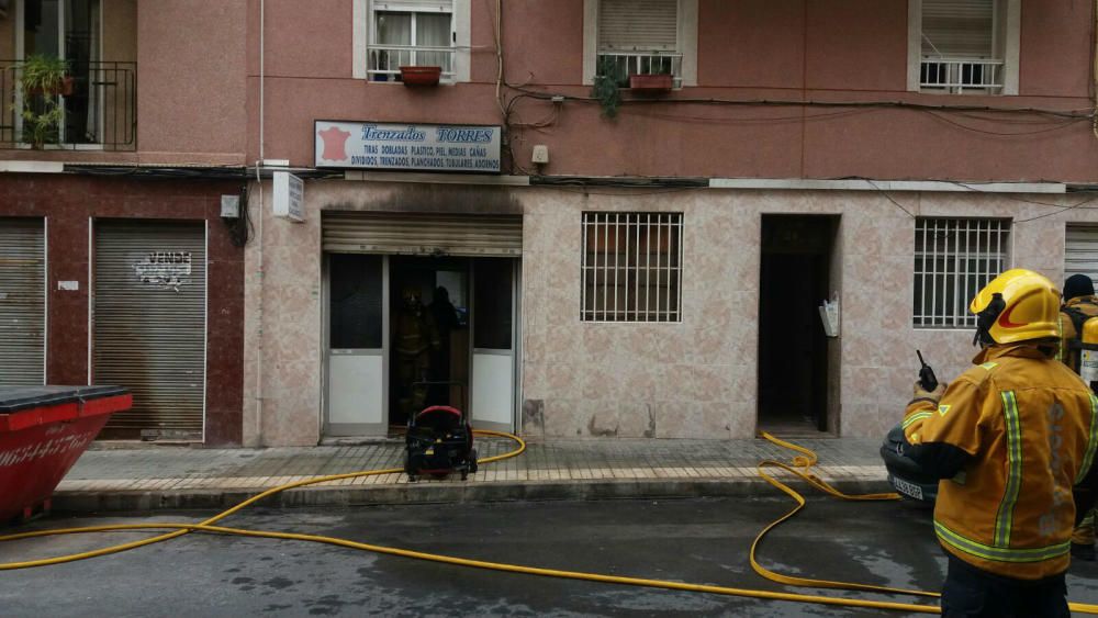 Incendio en un local de calzado en Elche