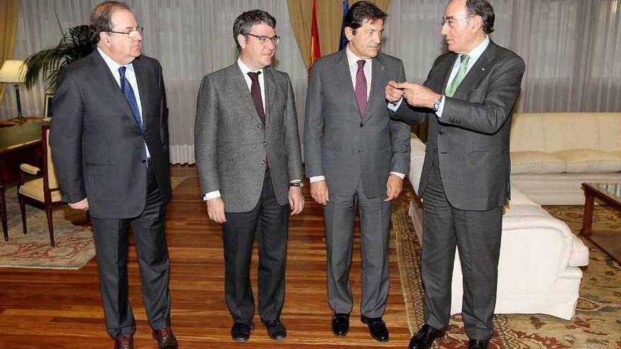 De izquierda a derecha, Herrera, Nadal, Javier Fernández e Ignacio Galán, ayer, en Madrid.