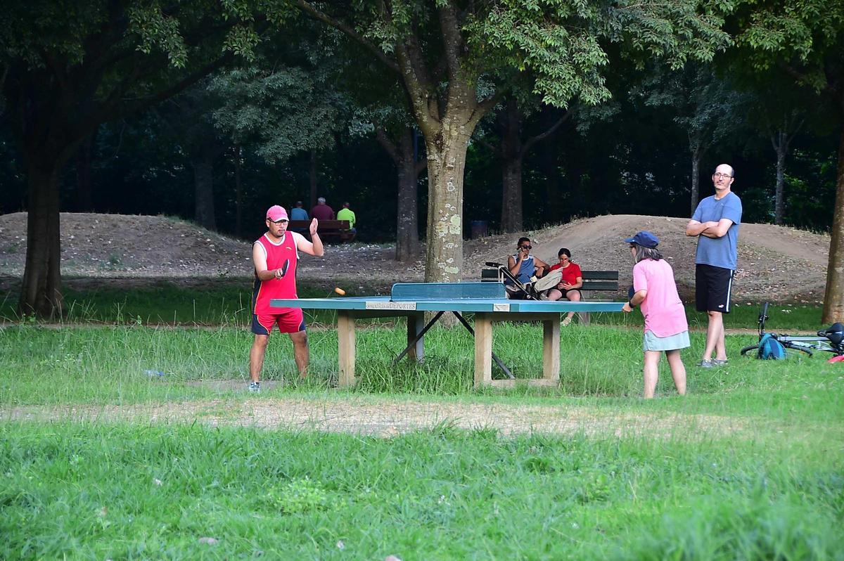 Galería | Las imágenes del parque de La Isla de Plasencia, su 'playa' de verano Galería | Las imágenes del parque de La Isla de Plasencia, su 'playa' de verano