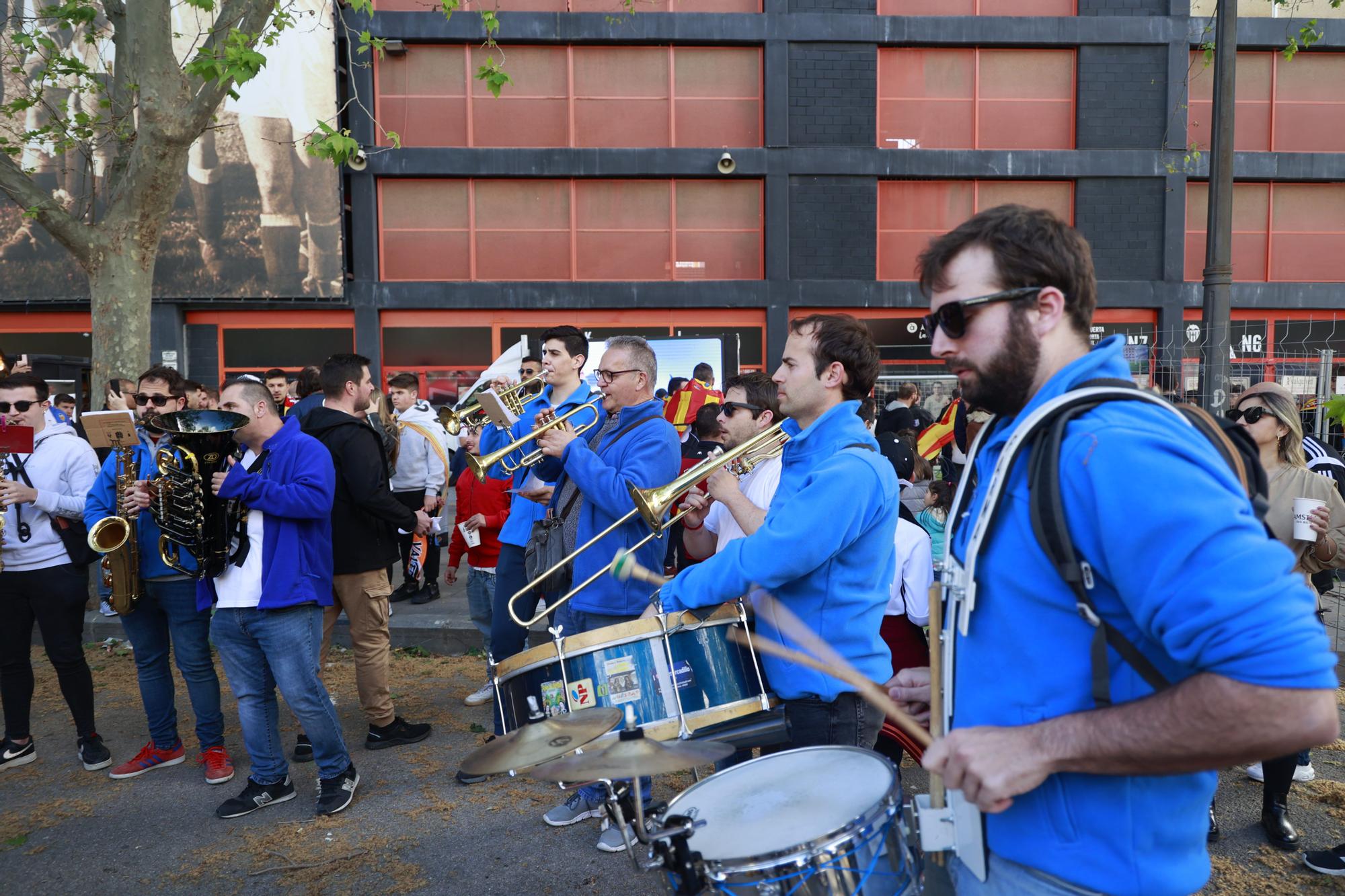 Mestalla es una fiesta en las horas previas a la final