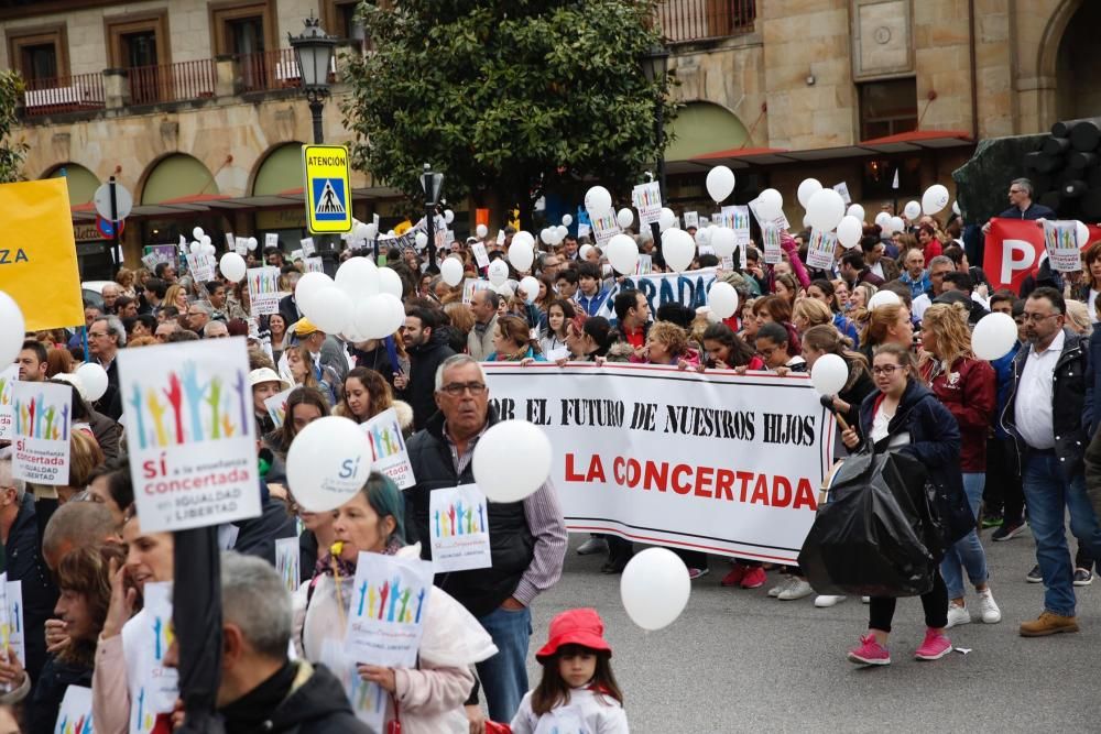 Manifestación por la enseñanza concertada