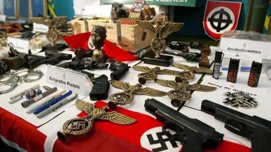 La Guardia Civil no informó de que iba a destruir las armas del grupo neonazi