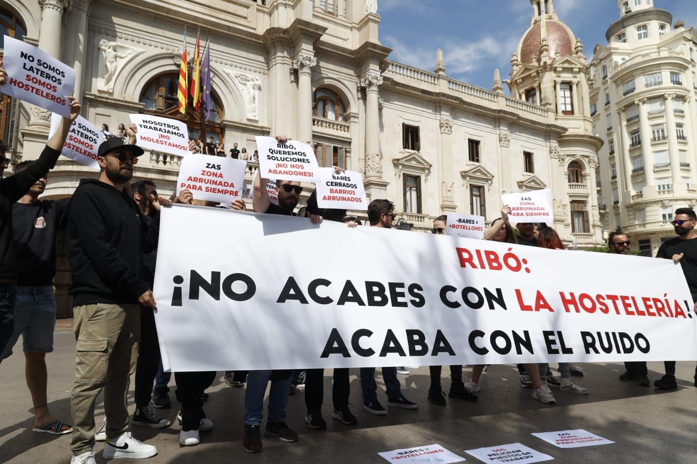 Hosteleros del Cedro claman contra la implantación de una ZAS