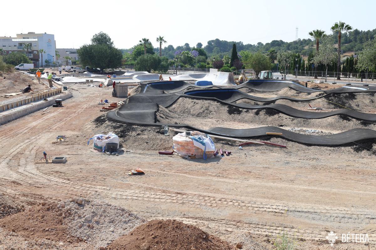 Obras en el parque de les Alfàbegues de Bétera.