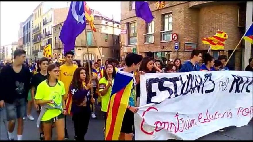 Protesta d'estudiants a favor de l'1-O, a Manresa