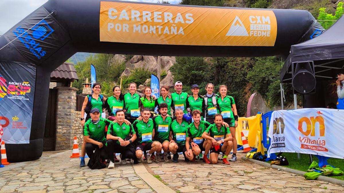 Componentes de la selección extremeña, en el Pirineo.