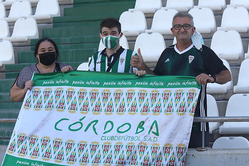 Aficionados asistentes al encuentro Córdoba CF-Don Benito