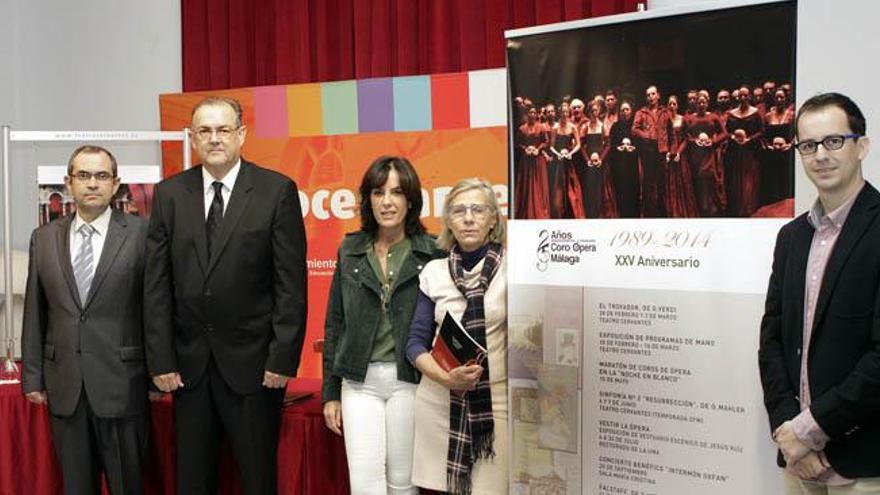 Juan Carlos Ramírez, Luis Tentor, Susana Martín, Charo Ema y Salvador Vázquez, en la presentación del recital.