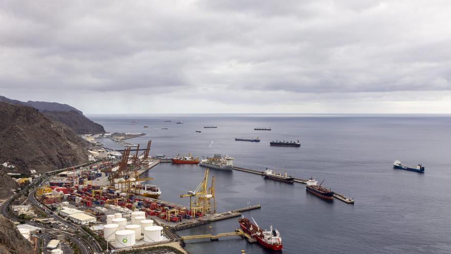 Tenerife Ports Achieve Record 2025, Outperform National Growth