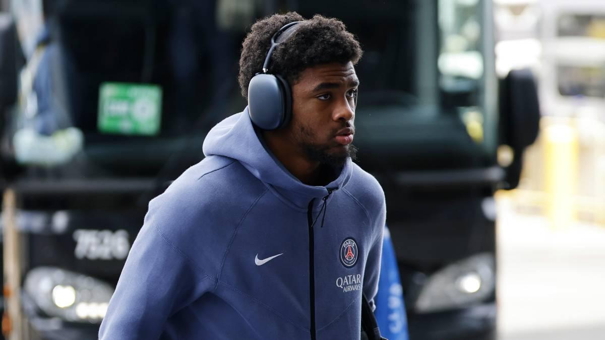 Mbaye, titular en varios partidos con el PSG a los 17 años