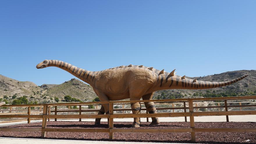 Lirainosaurus en Agost