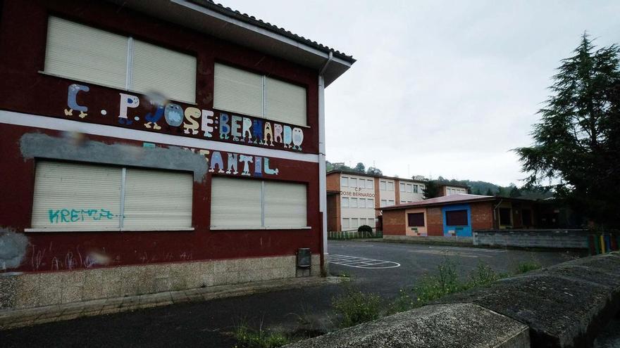 La protesta por el precio del comedor del José Bernardo se traslada a Oviedo