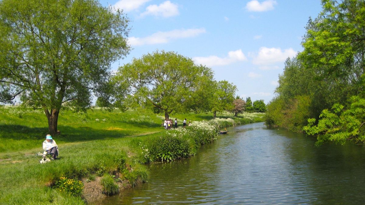 El pueblo con más premios Nobel vivos del mundo está en Inglaterra y es la escapada más inspiradora