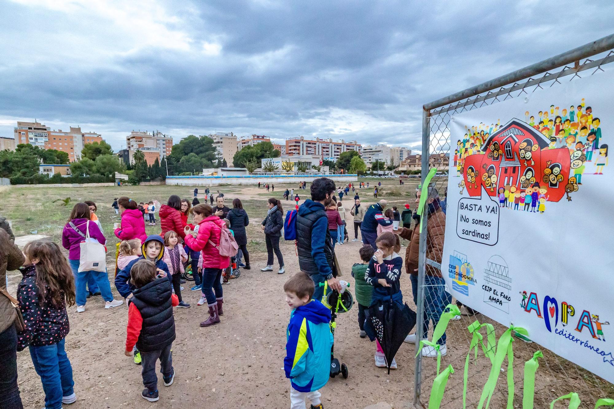 Chocolatada reivindicativa por la construcción del Colegio Almadraba en Alicante