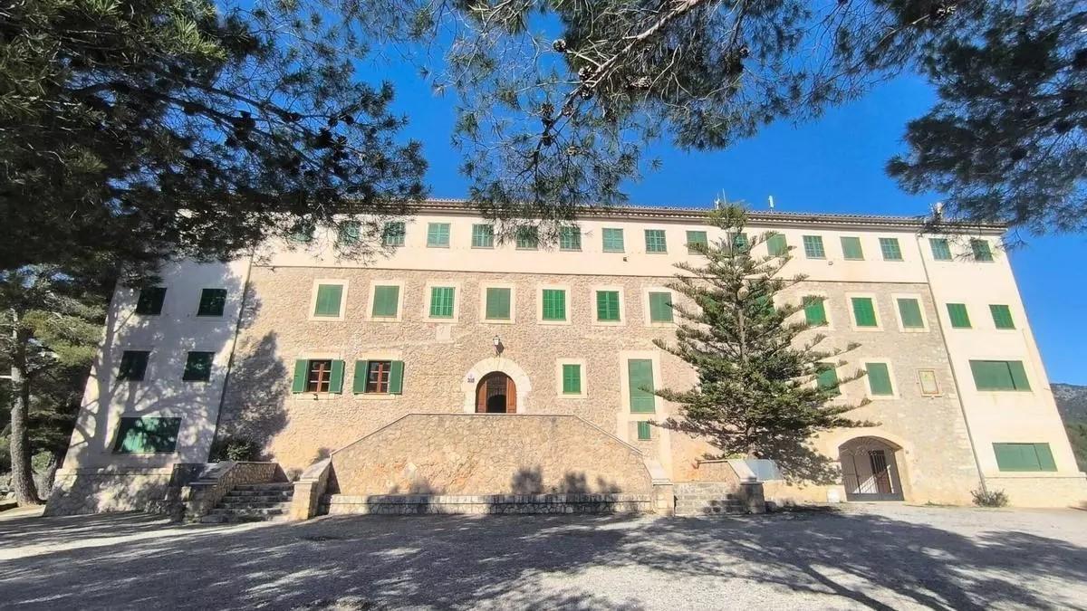 Fassade des Santuari de Santa Llucia bei Mancor de la Vall.