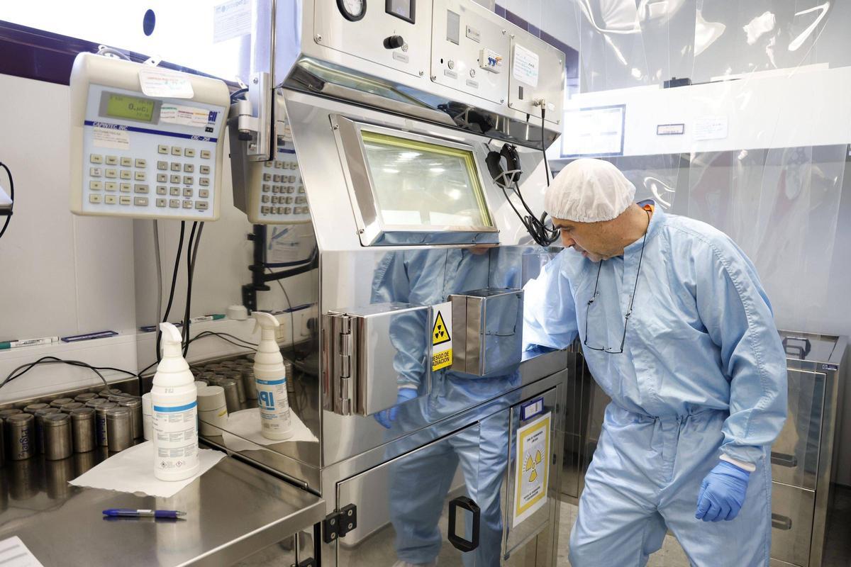 Visita a la Unidad Central de Radiofarmacia de Galicia: la fábrica invisible que sostiene la medicina nuclear gallega