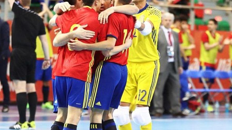 España golea a Macedonia en su primer partido del Preeuropeo (7-0)