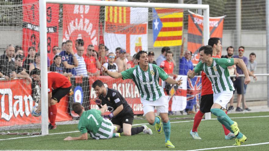 Instant del gol clau de Massó a Sant Boi