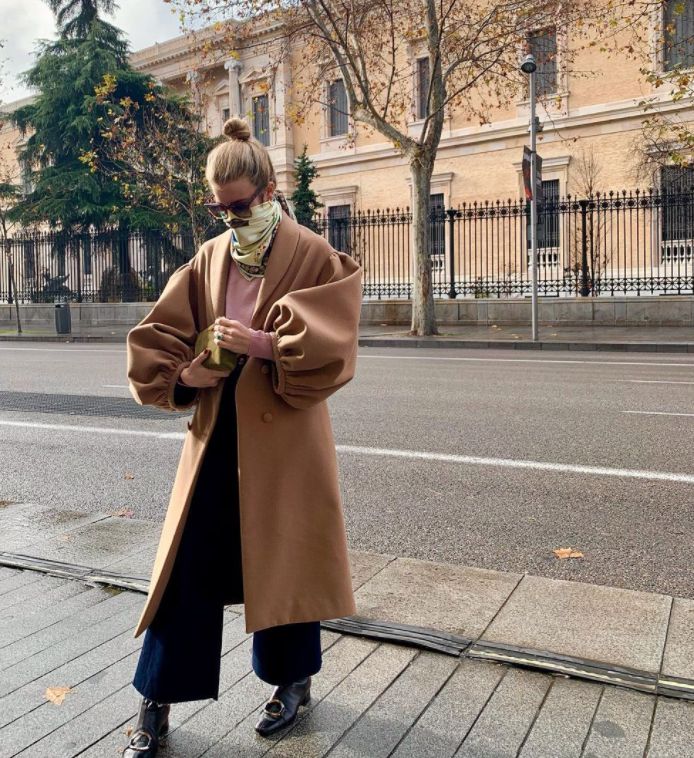 Ines de Cominges con el abrigo más bonito del invierno