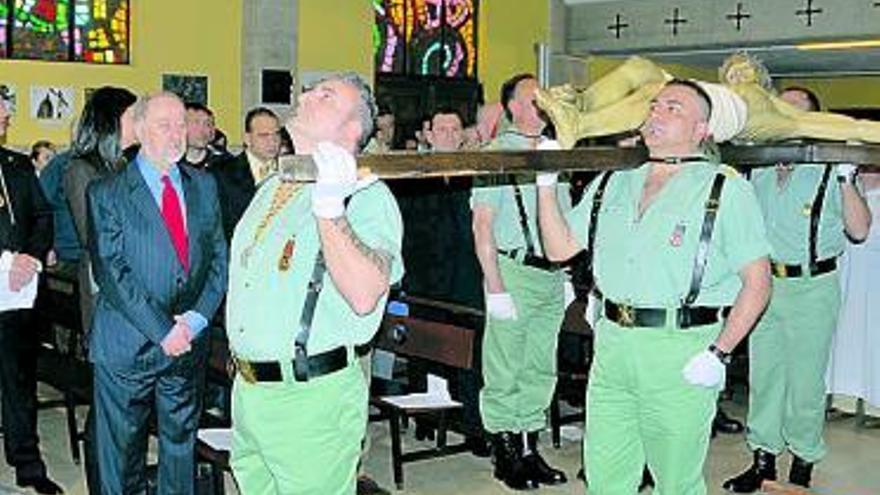 De Lorenzo, ayer, en la misa, ante la Hermandad de Caballeros Legionarios.
