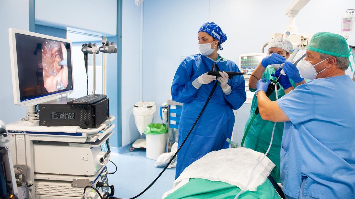 Colocación de la endomanga gástrica en la Unidad de la Obesidad de Juaneda Hospitales.