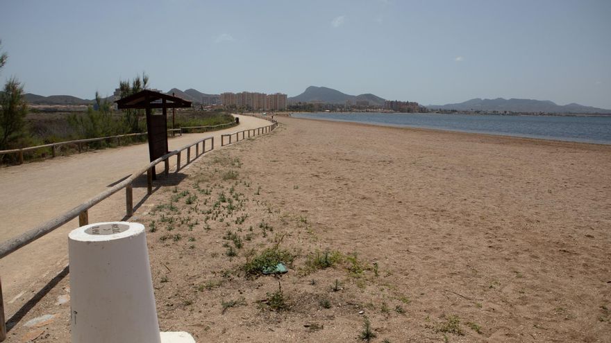Costas toma medidas para mejorar la seguridad de los chiringuitos en Cartagena
