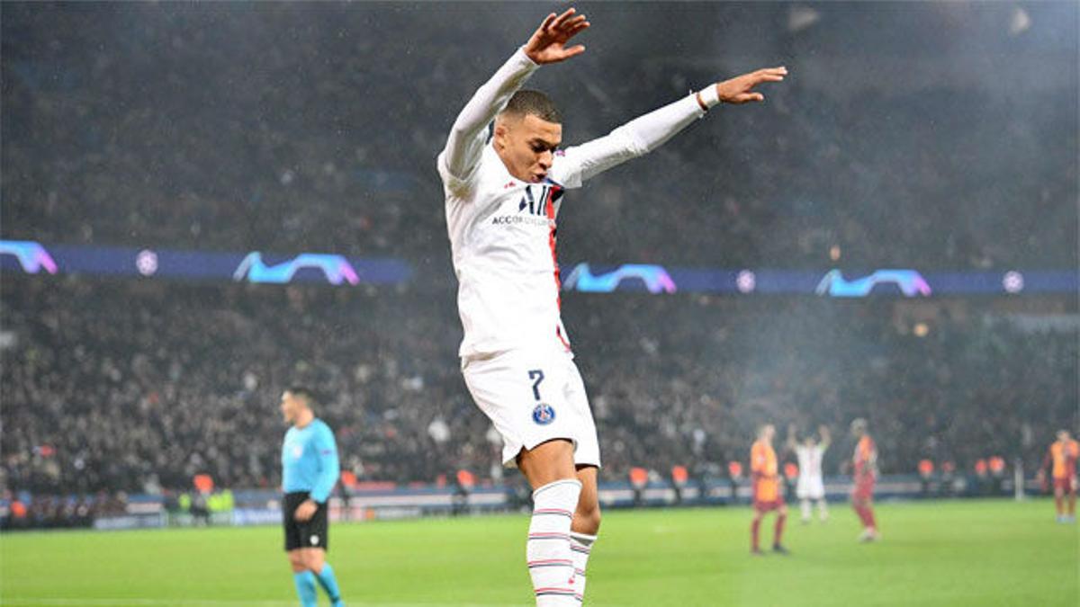 Otro día más en la oficina para Mbappé en el festival del PSG