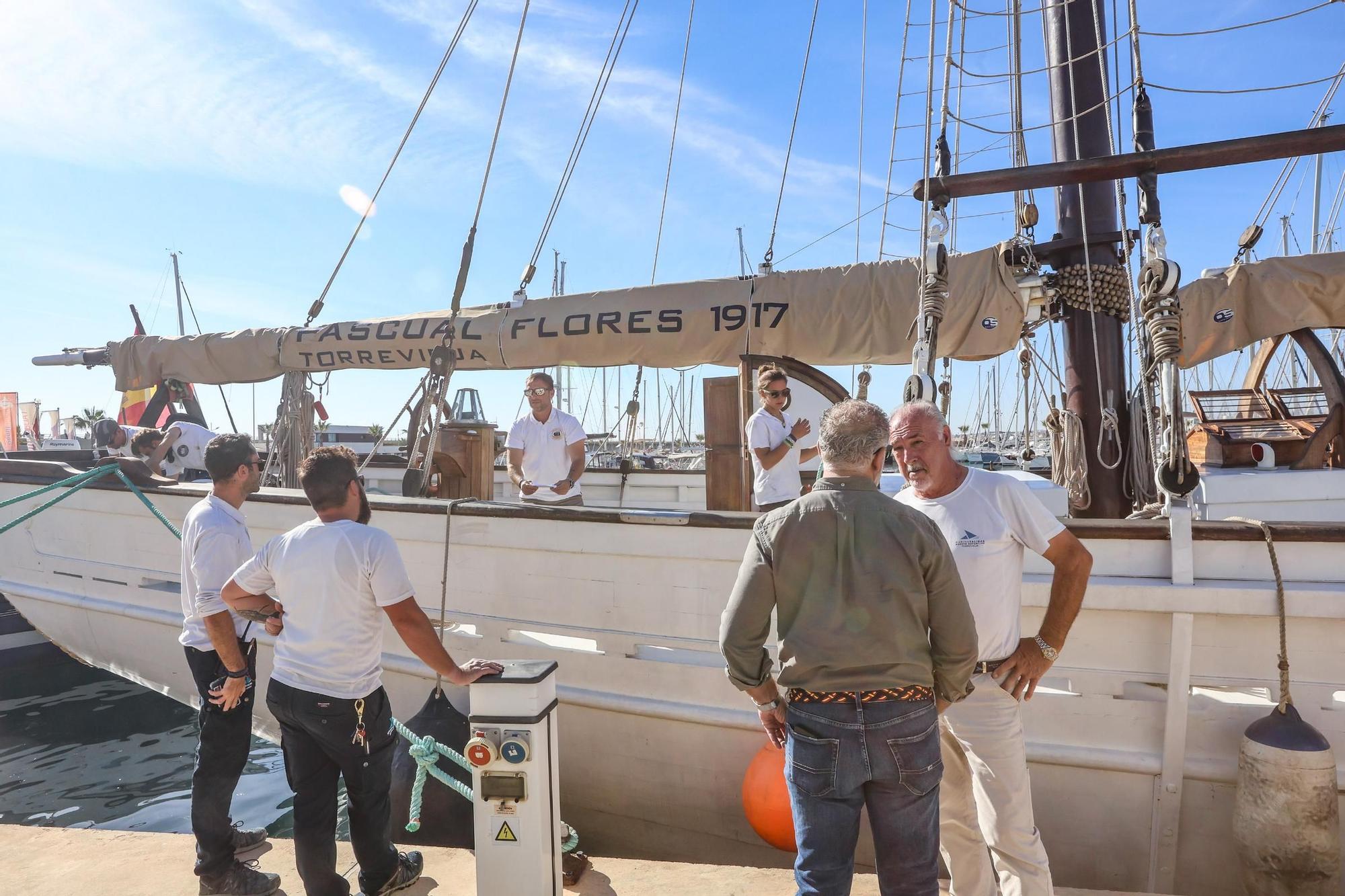 El velero histórico Pascual Flores ya está en la bahía de Torrevieja