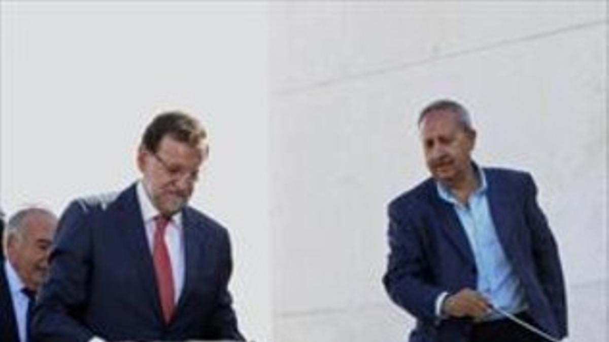 Rajoy, durante la inauguración de un embalse en Huesca, ayer.