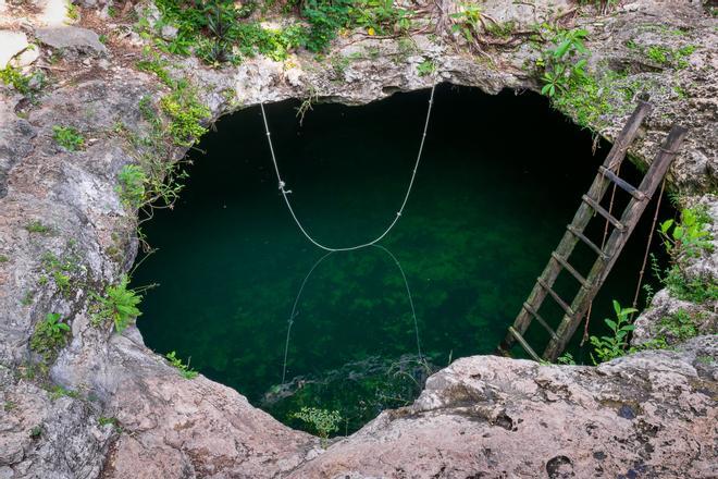 RIVIERA MAYA CENOTES