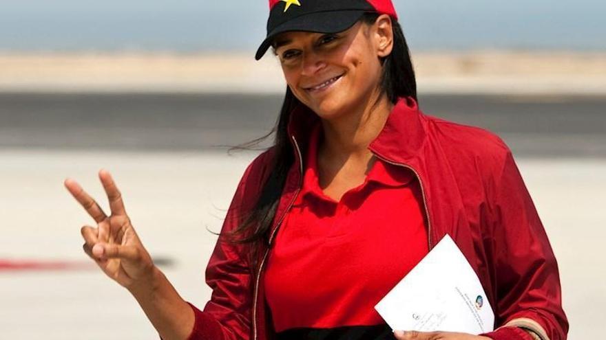 Isabel Dos Santos, hija del expresidente de Angola, acusada de malversación y fraude