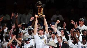 Dirk Nowitzki va sorgir una vegada més en els moments decisius per derrotar els Heat de Miami.