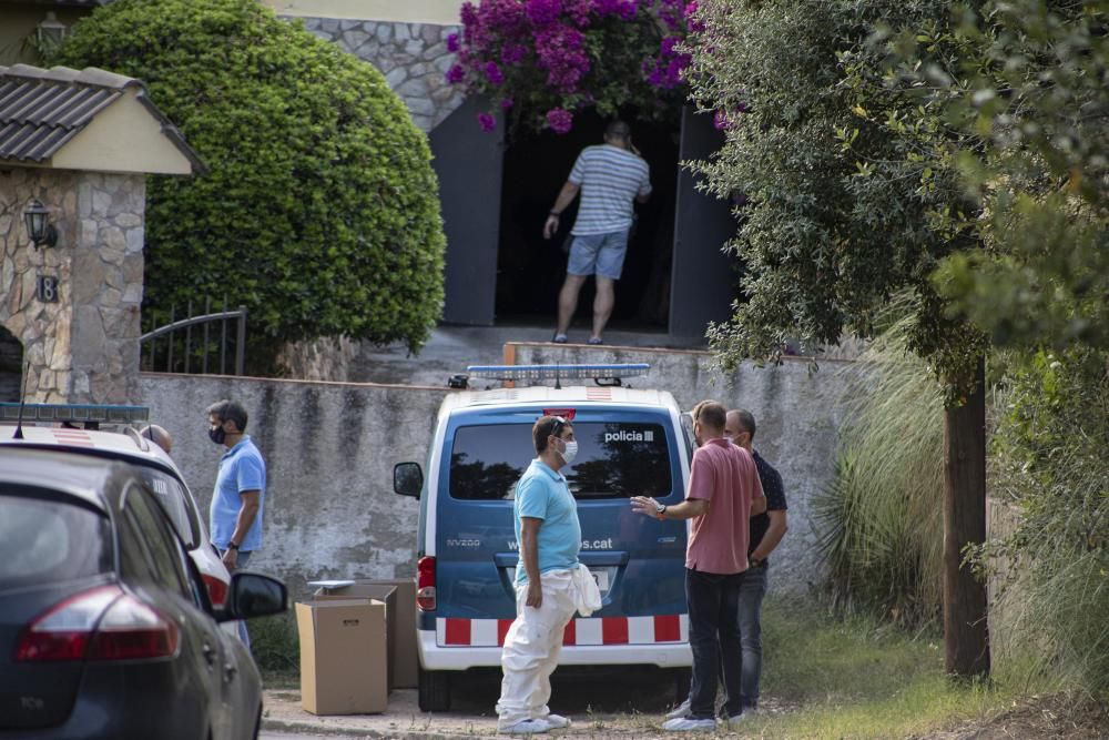 Els Mossos investiguen la mort d'un home que han trobat cremat en una casa de Lloret