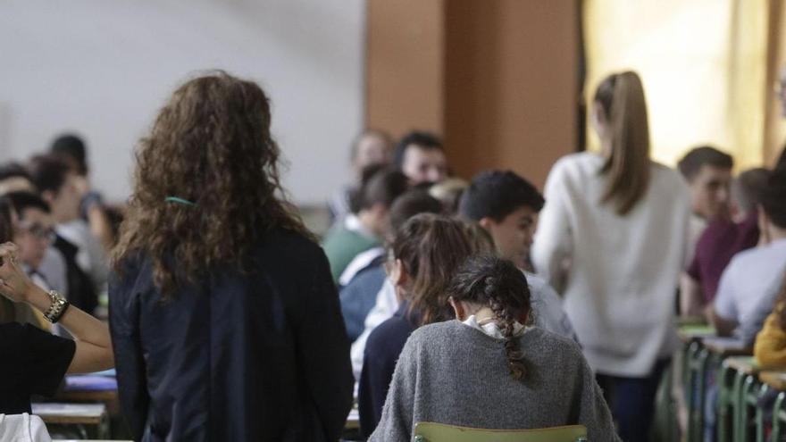 "Los alumnos ya no leen textos largos y pierden concentración": el diagnóstico de seis expertos educativos ante el retroceso de Asturias en el informe PISA