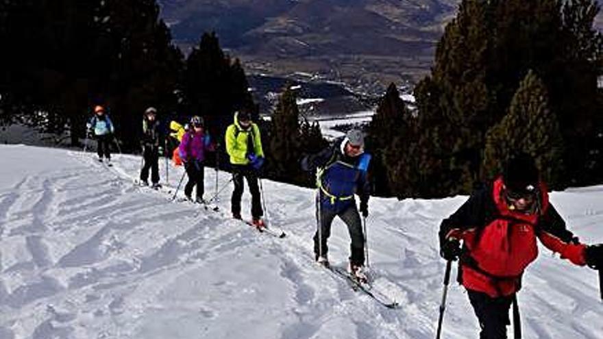 Practicants d&#039;esquí de muntanya en una edició anterior del campus