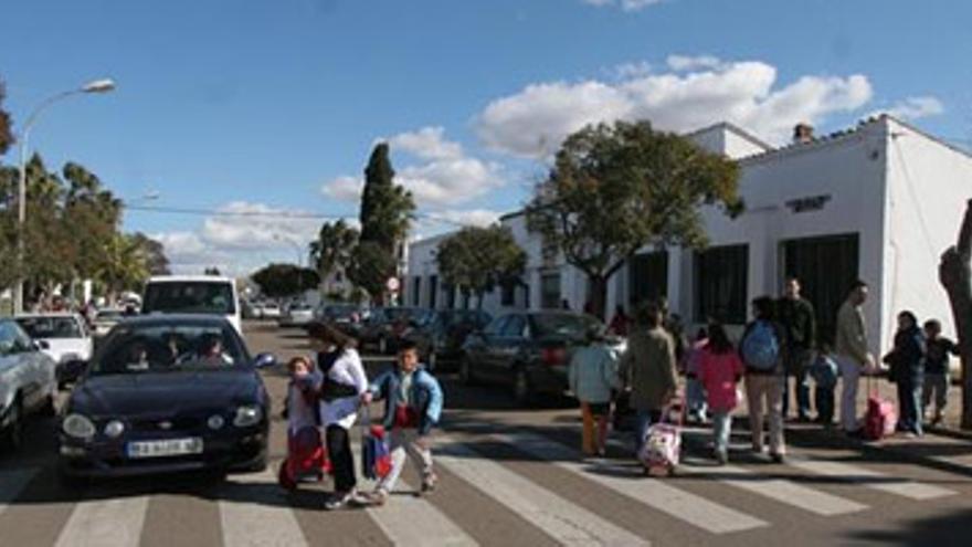 El ayuntamiento construirá dos centros cívicos en San Fernando y Gévora