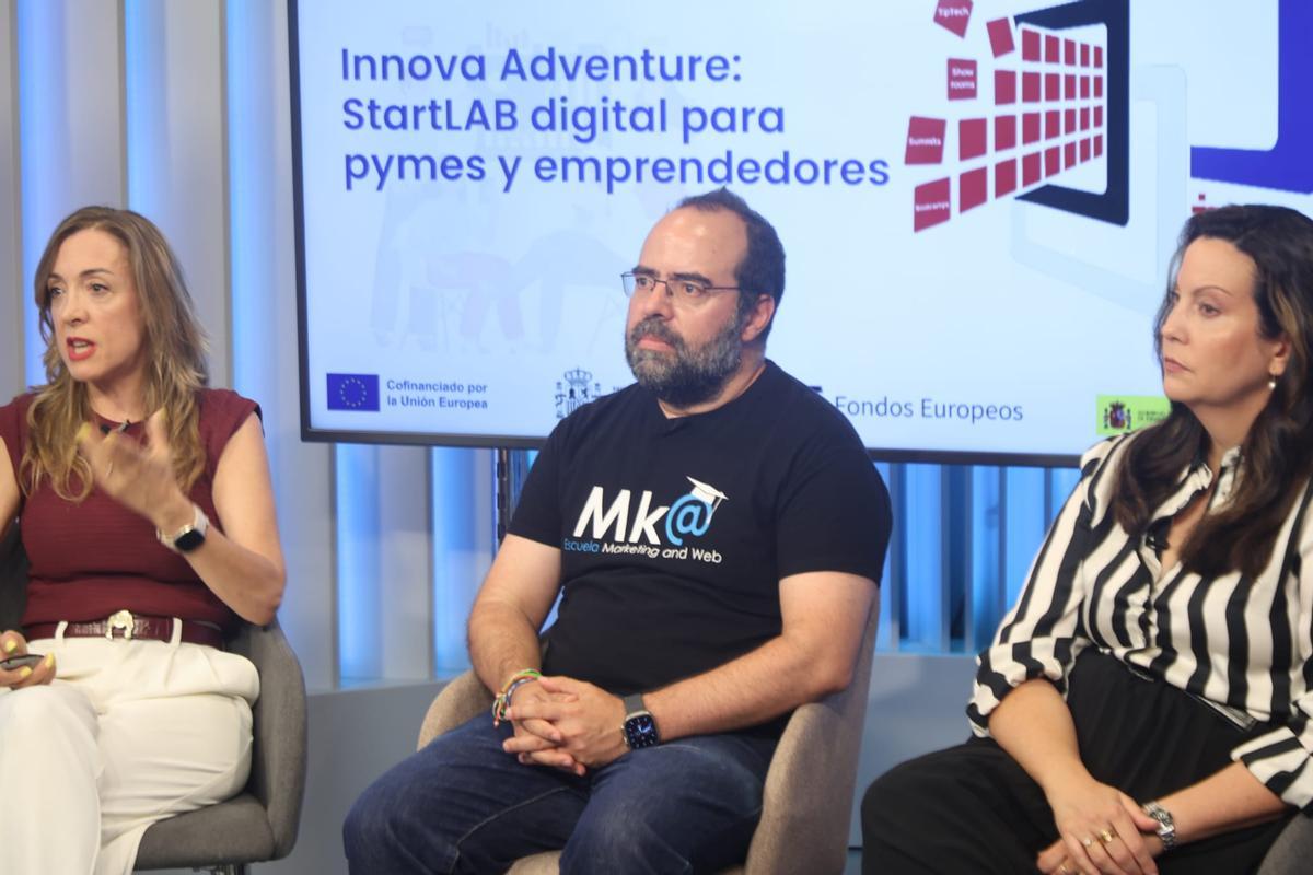 Nuria Piñol, Miguel Florido y Clara Montesinos, durante el evento.