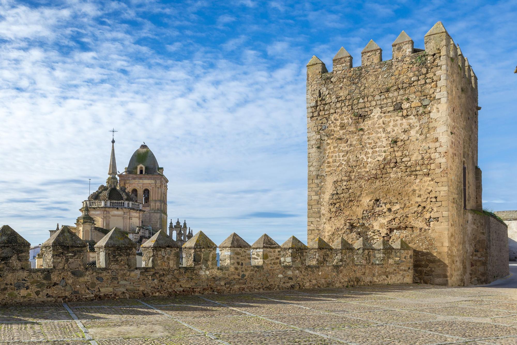 El pueblo amurallado que es uno de los más bonitos de España