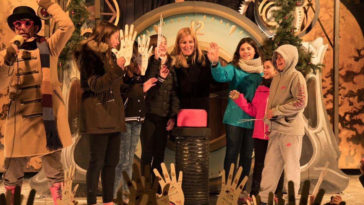 La alcaldesa de Rubí, Ana María Martínez, el viernes durante la inauguración de la iluminación navideña en la ciudad.