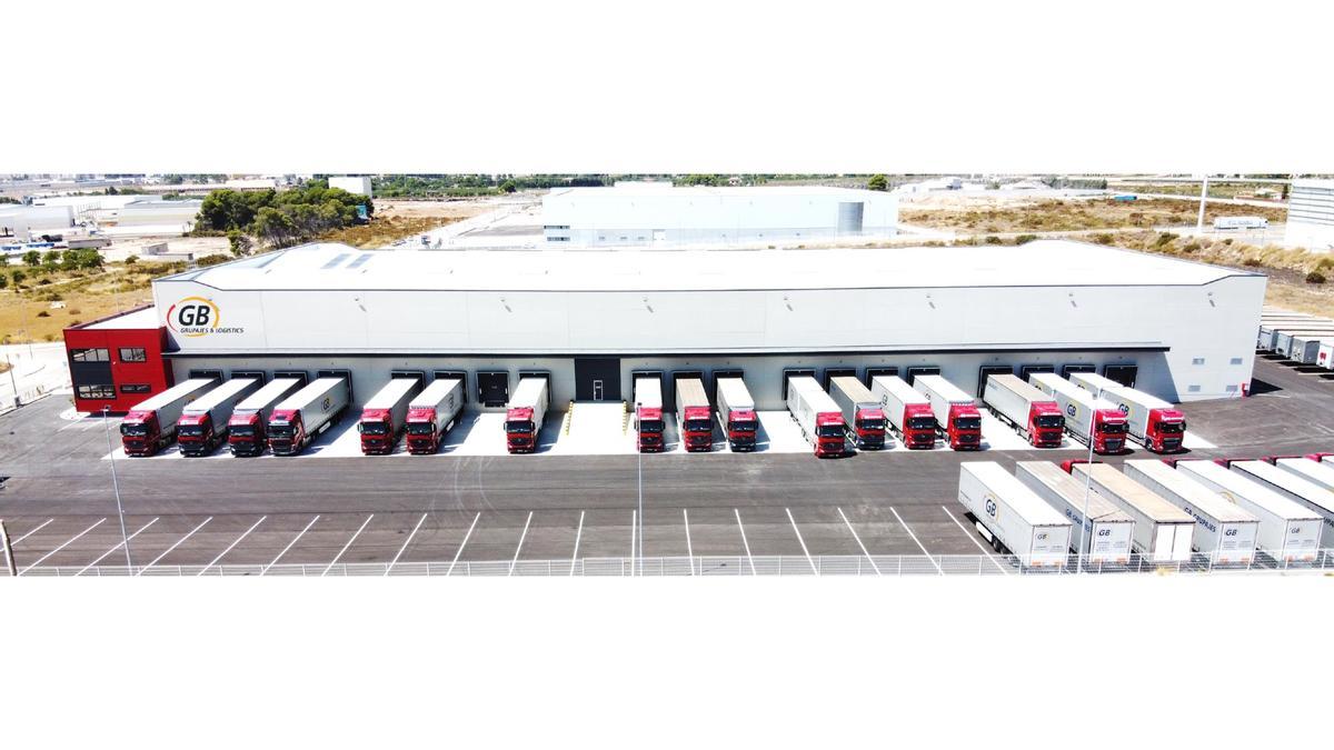 La empresa cuenta con 170 unidades de trailer 30 camiones remolque y 30 frigoríficos así como un equipo humano de casi 200 personas.