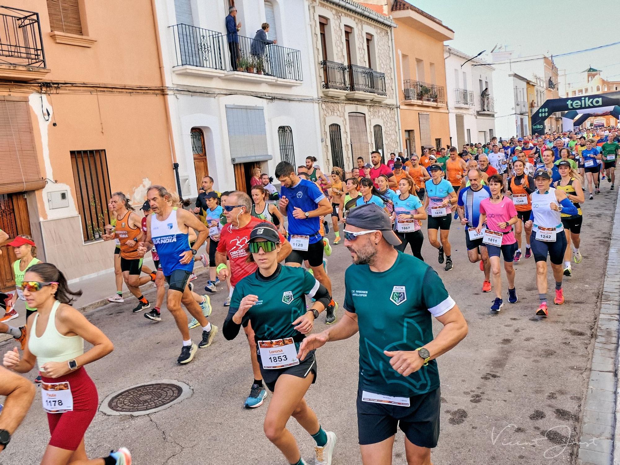 Búscate en la XI Cursa Solidària de Beniarjó