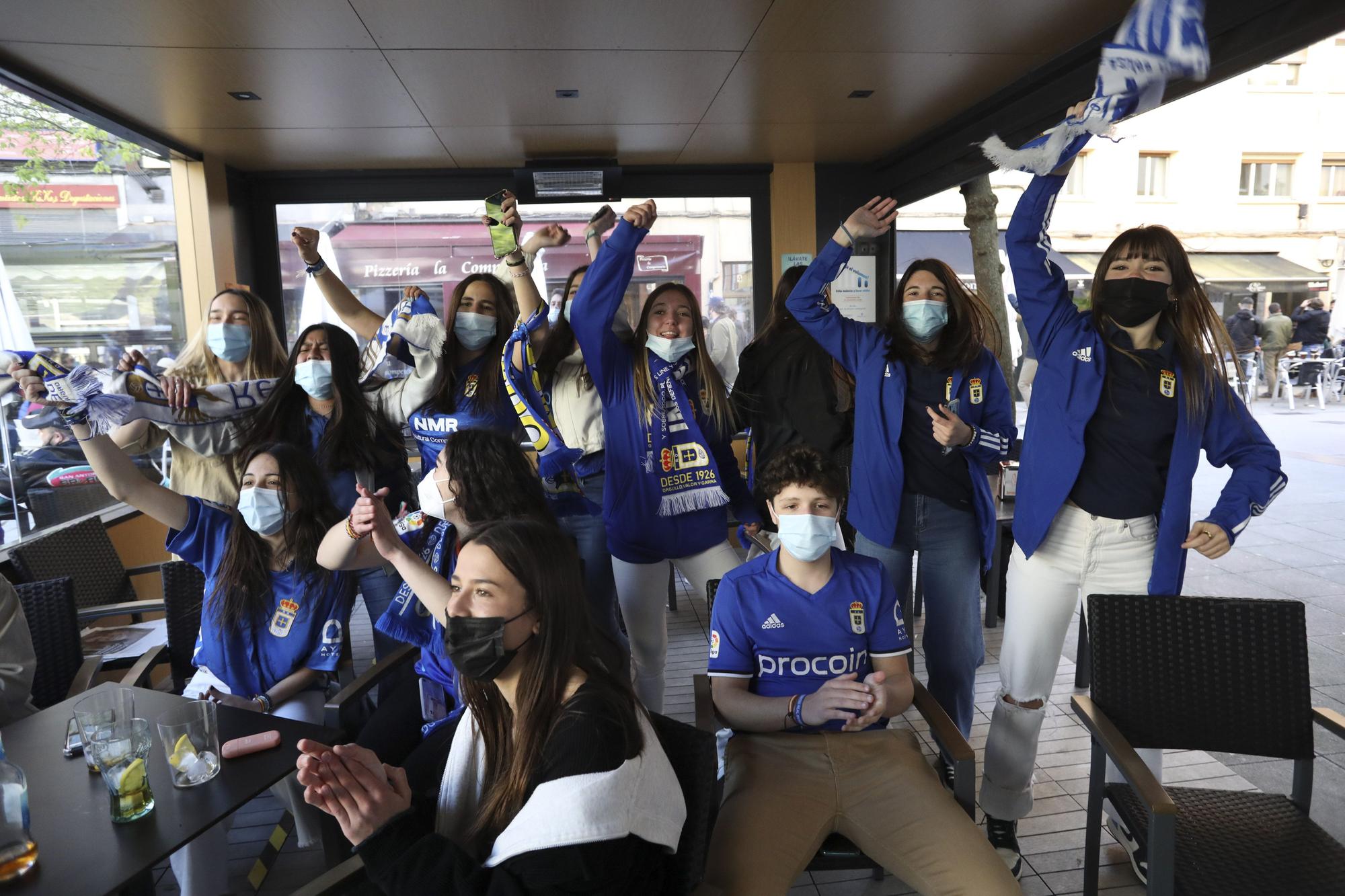 El ambiente en Oviedo durante el derbi