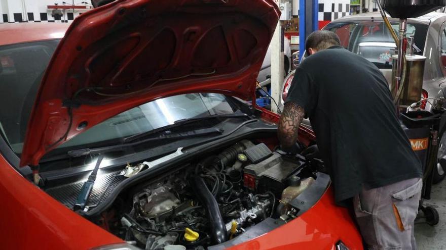 Los talleres de coches de Córdoba aumentan la facturación, pero no se traduce en mayores beneficios